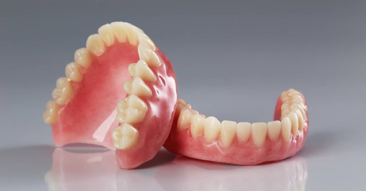 how-do-dentures-feel-and-look-like-2.jpg