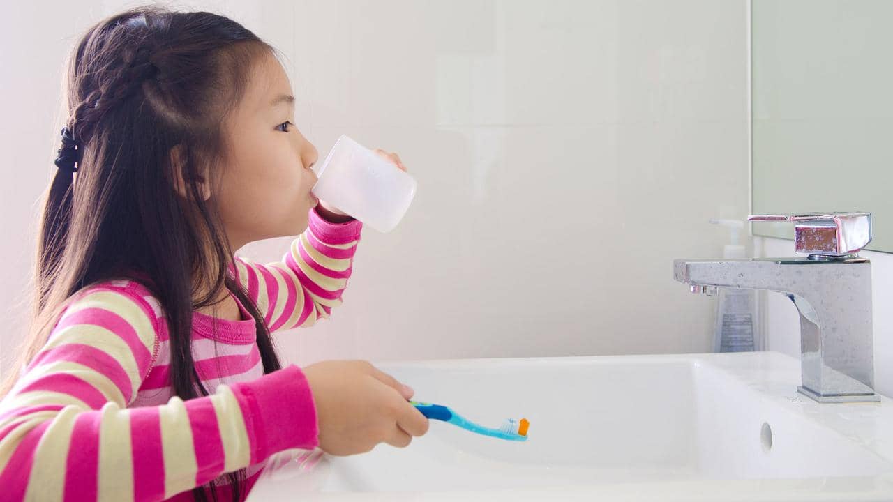 rinsing-your-mouth-immediately-after-brushing.jpg